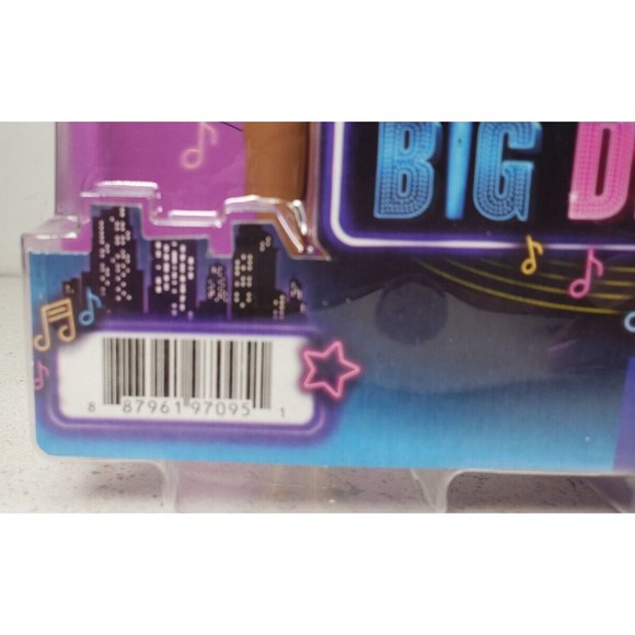 Barbie Big City Big Dreams "Brooklyn" Roberts Barbie & Music Studio Playset - Picture 7 of 11